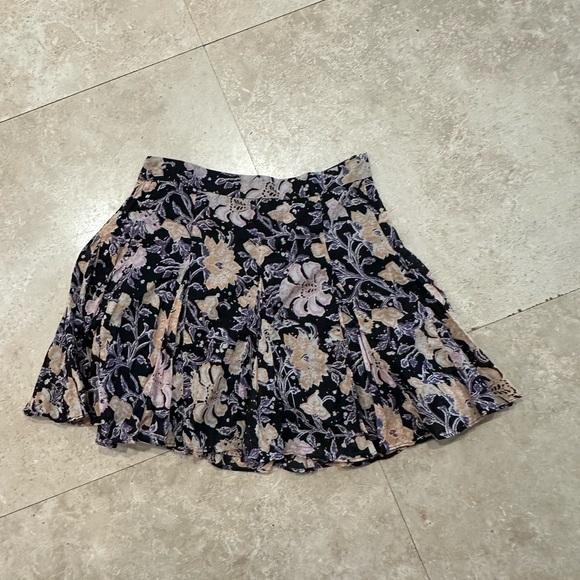 NWT FREE PEOPLE
End Of The Island Floral Godet Skirt - Picture 2 of 5